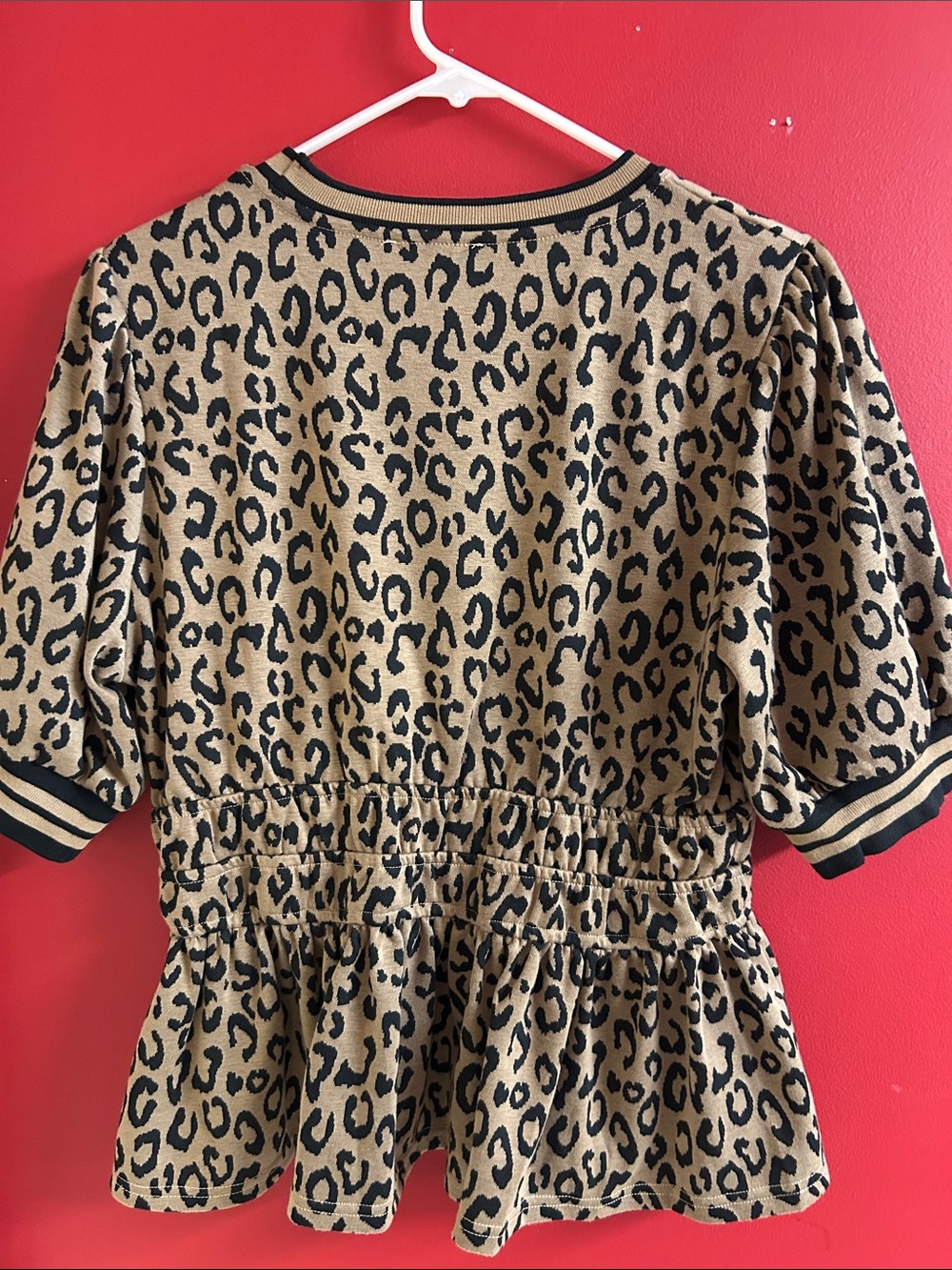 She + Sky boutique Leopard Print Peplum sweater Top - Tan & Black size medium - Picture 5 of 6